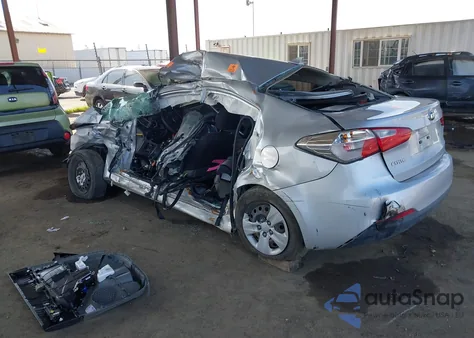 2015 Kia Forte Lx z USA, uszkodzony, nr VIN KNAFK4A66F5426766